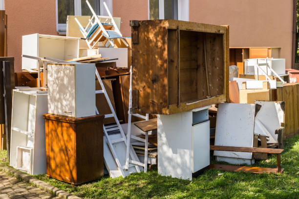Best Yard Waste Removal  in Omaha, NE